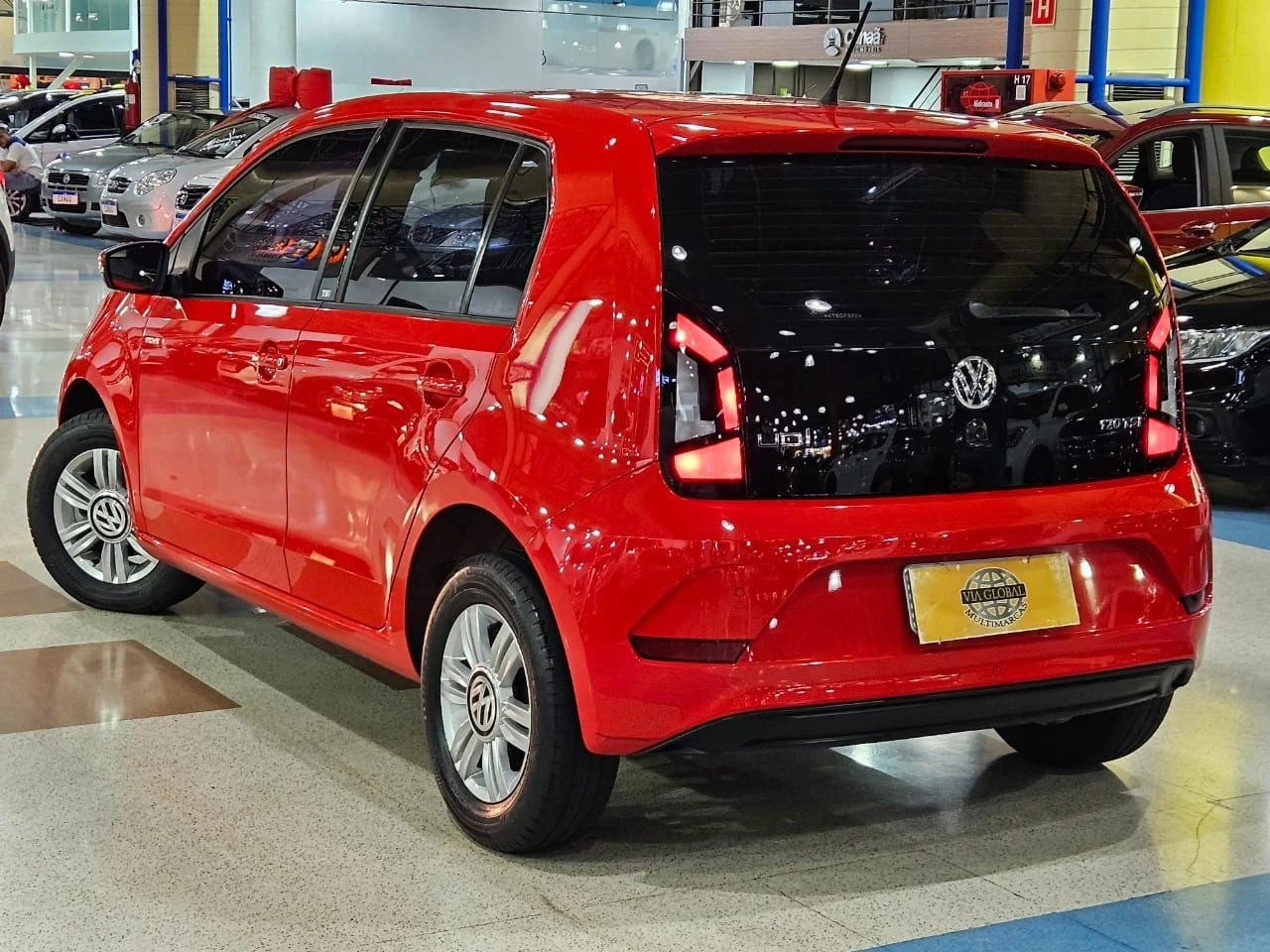 VOLKSWAGEN UP