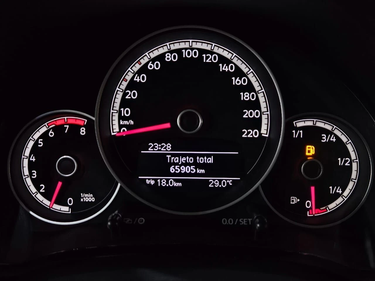 VOLKSWAGEN UP