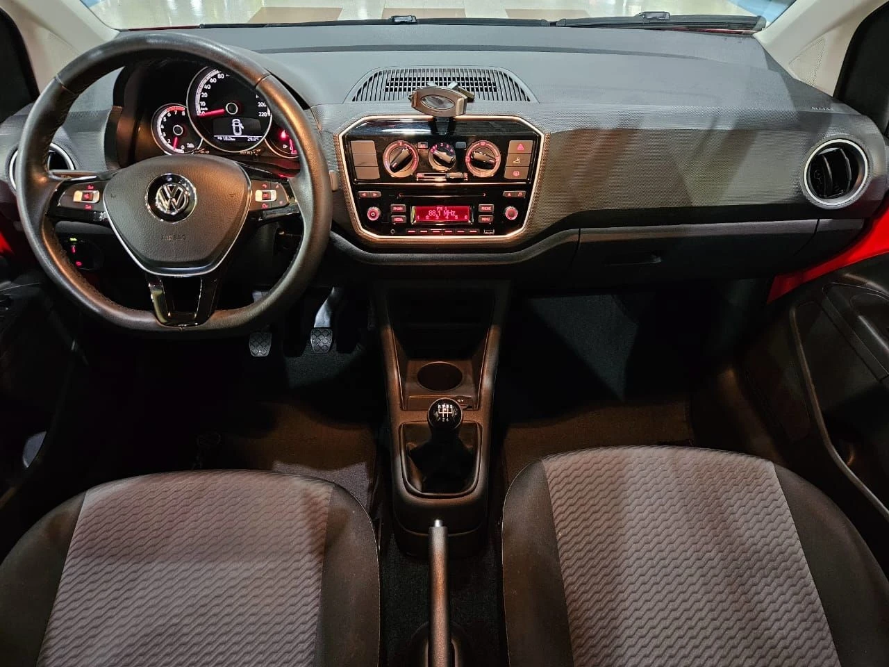 VOLKSWAGEN UP