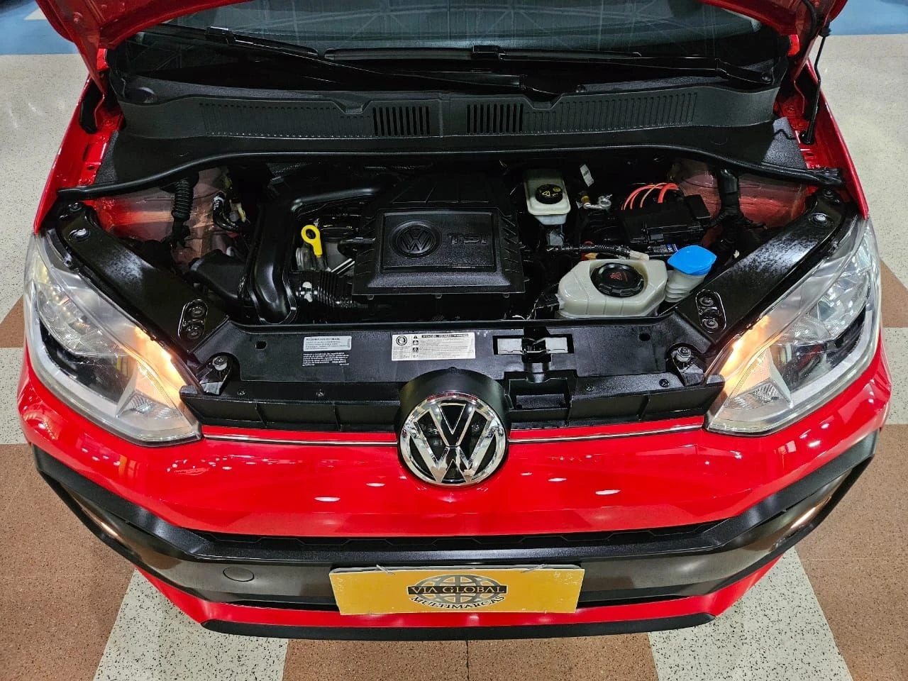 VOLKSWAGEN UP