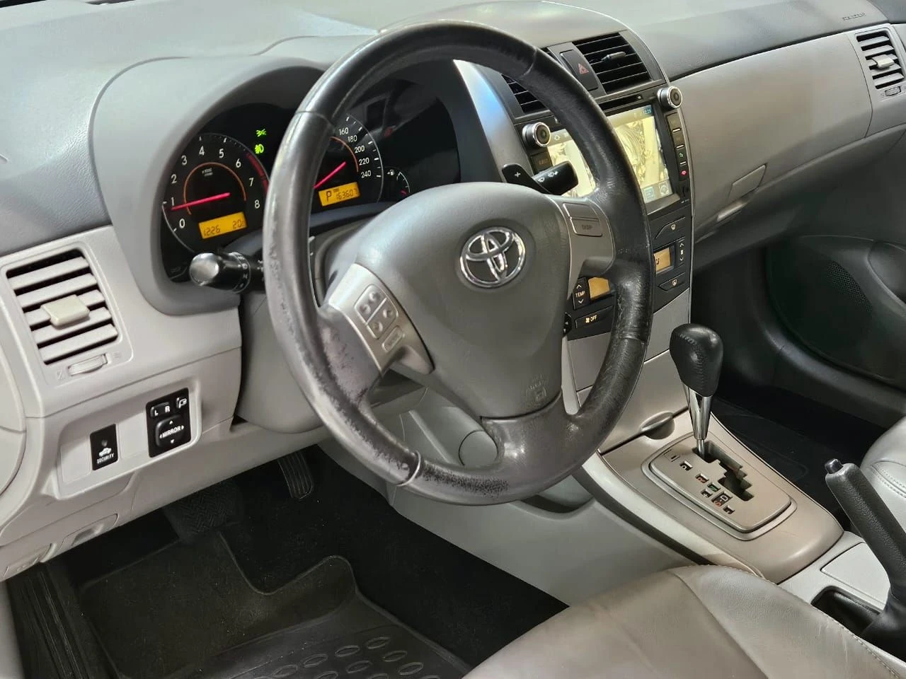 TOYOTA COROLLA