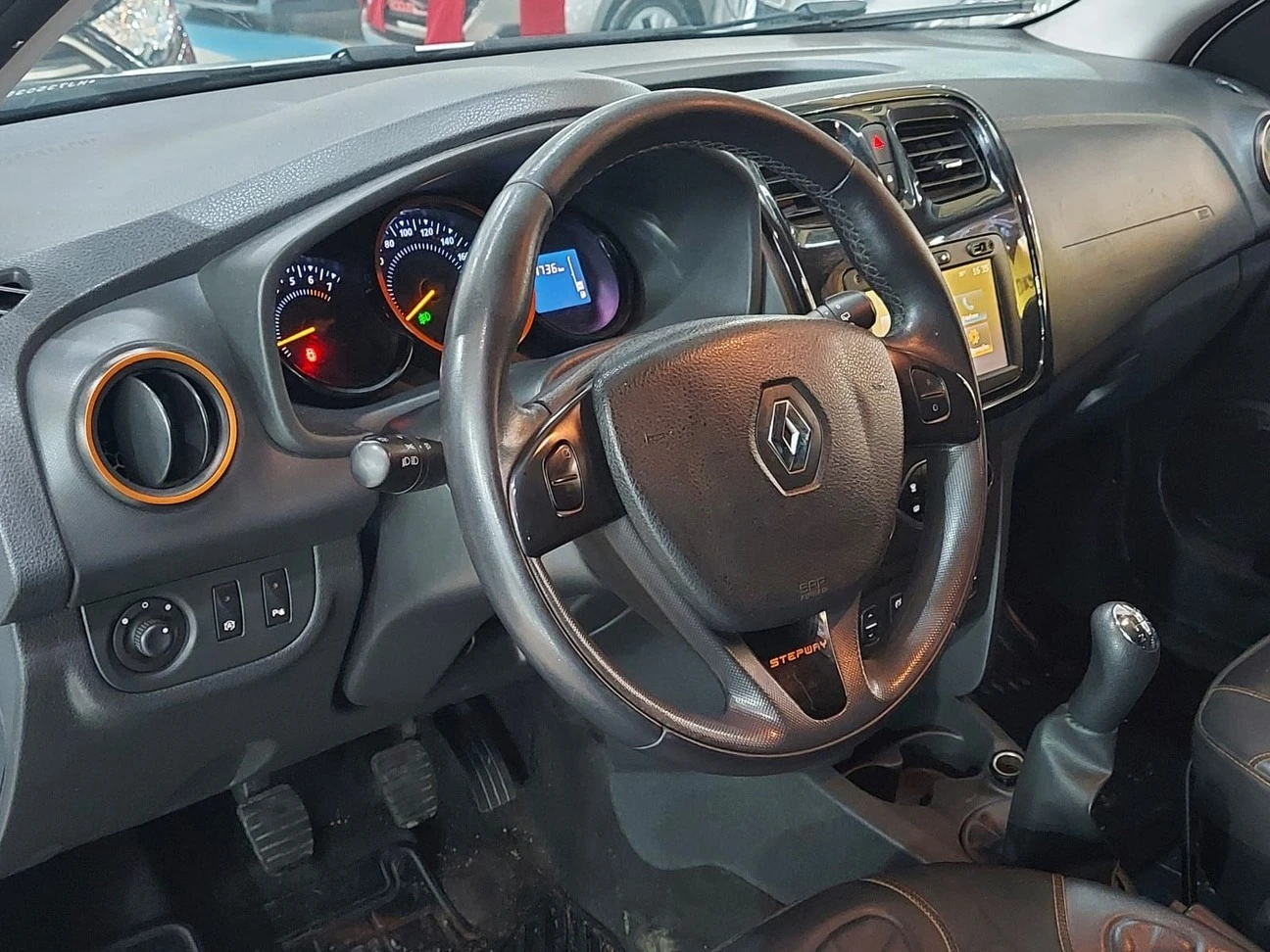 RENAULT SANDERO