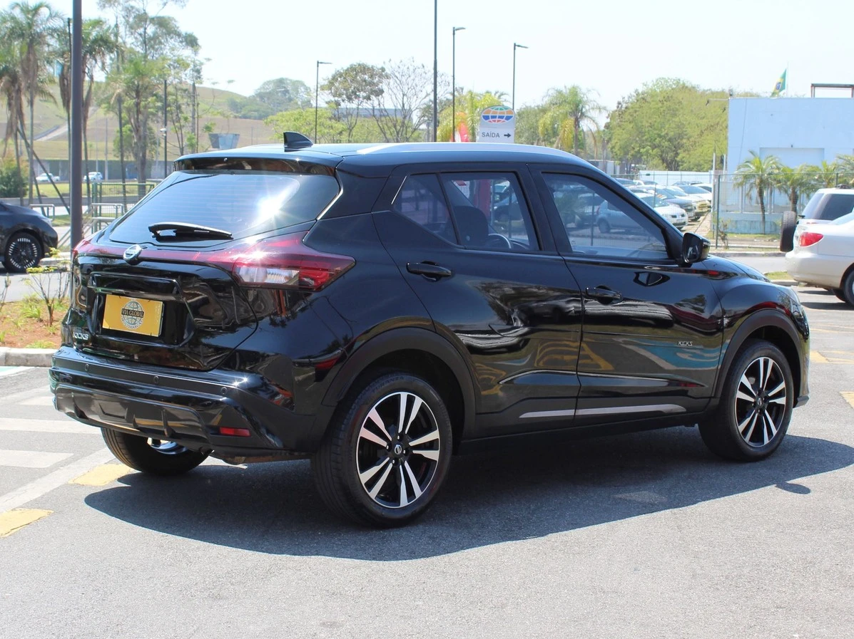 NISSAN KICKS