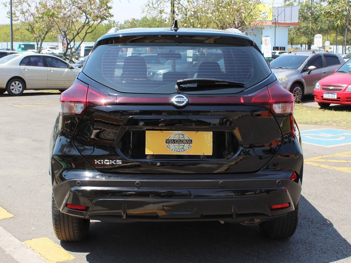 NISSAN KICKS