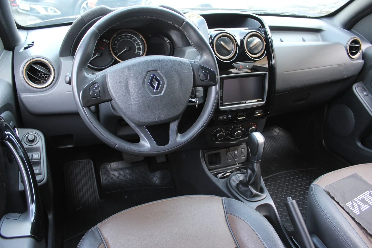 RENAULT DUSTER