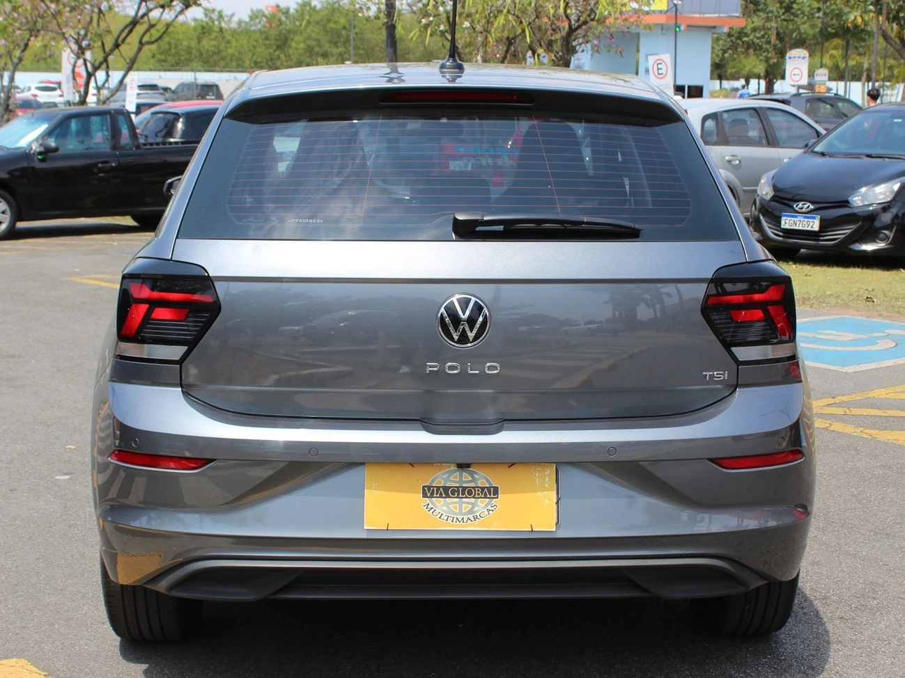 VOLKSWAGEN POLO