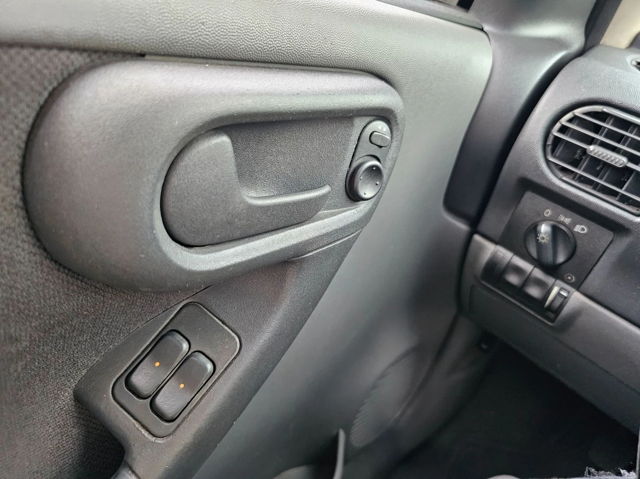 CHEVROLET CORSA