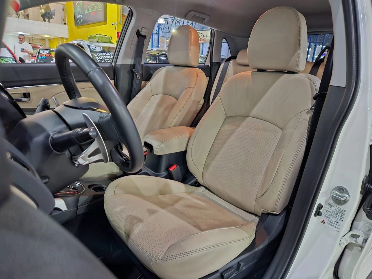 MITSUBISHI OUTLANDER SPORT