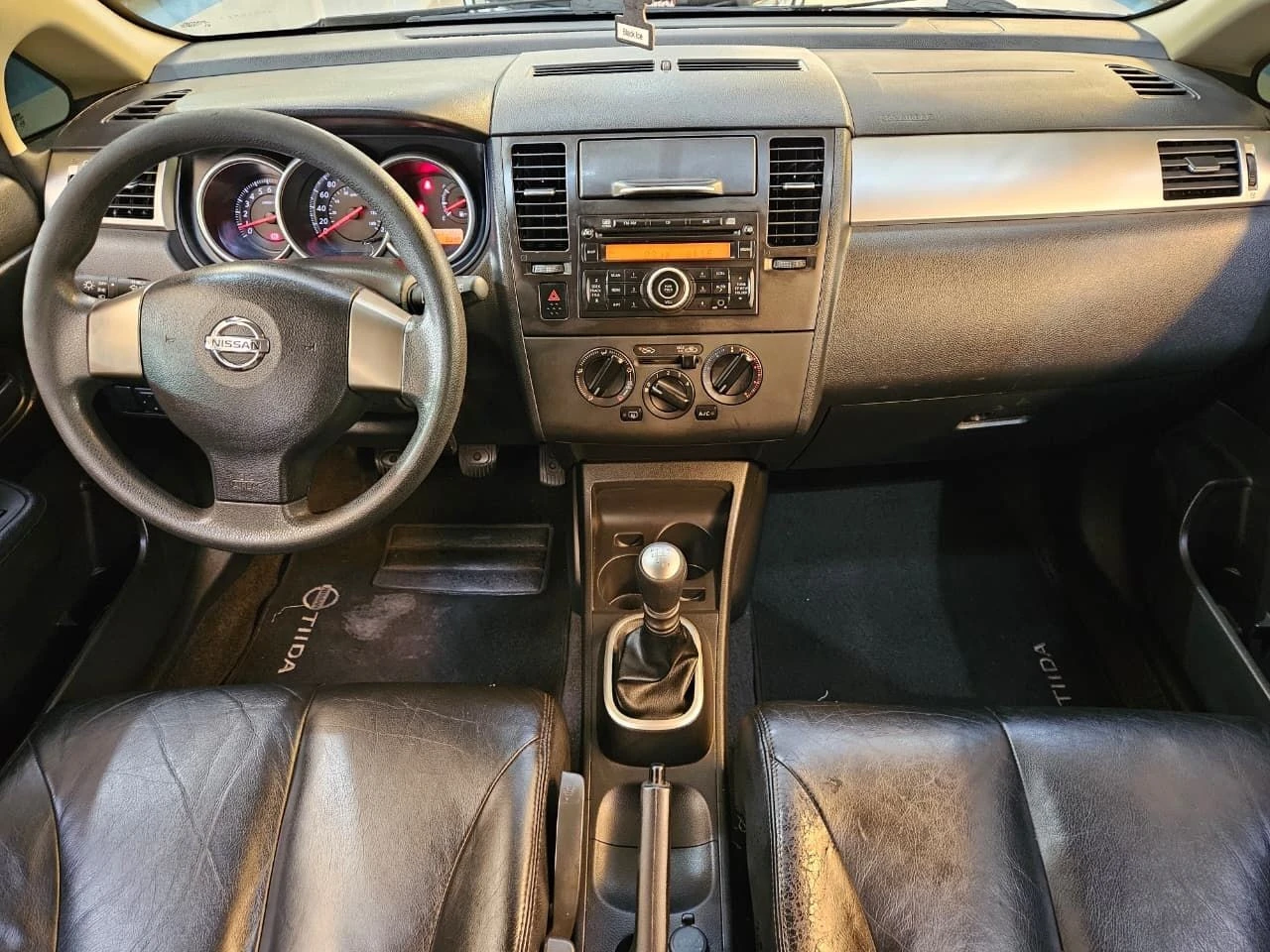 NISSAN TIIDA
