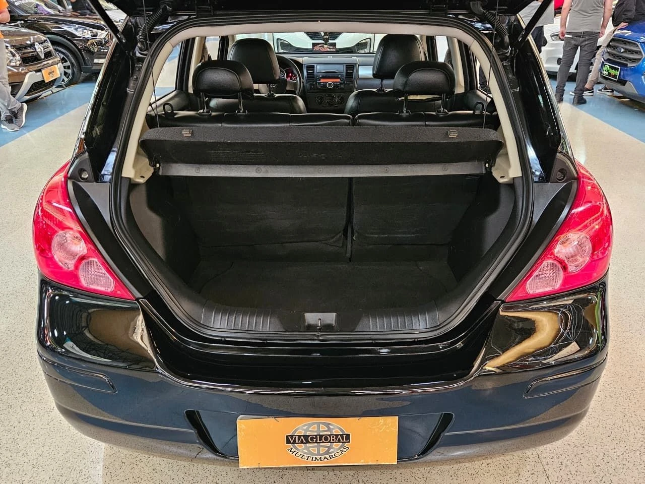 NISSAN TIIDA
