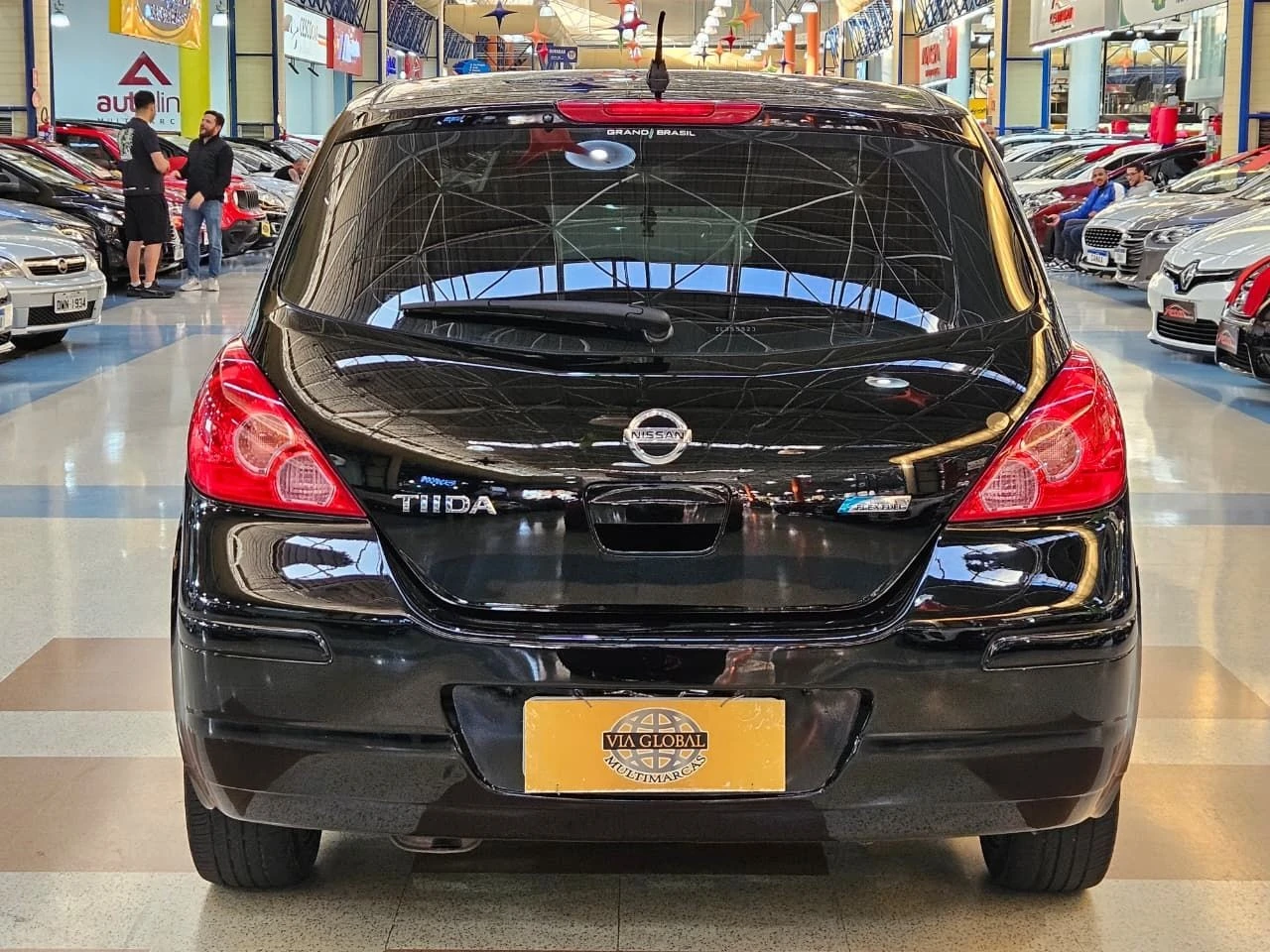NISSAN TIIDA