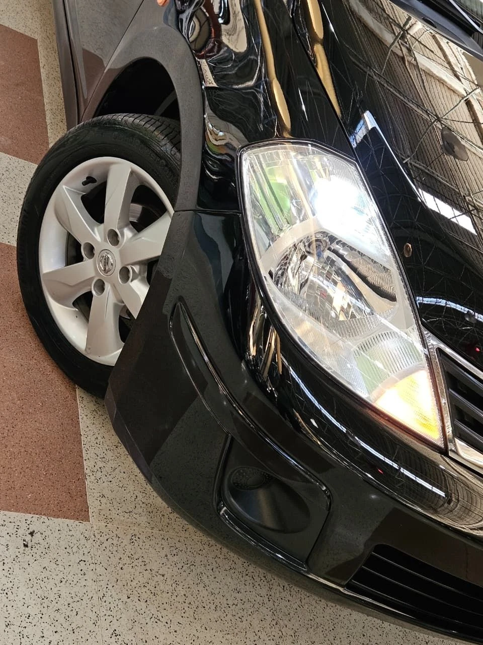 NISSAN TIIDA