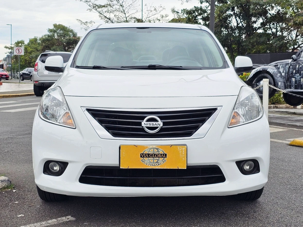 NISSAN VERSA