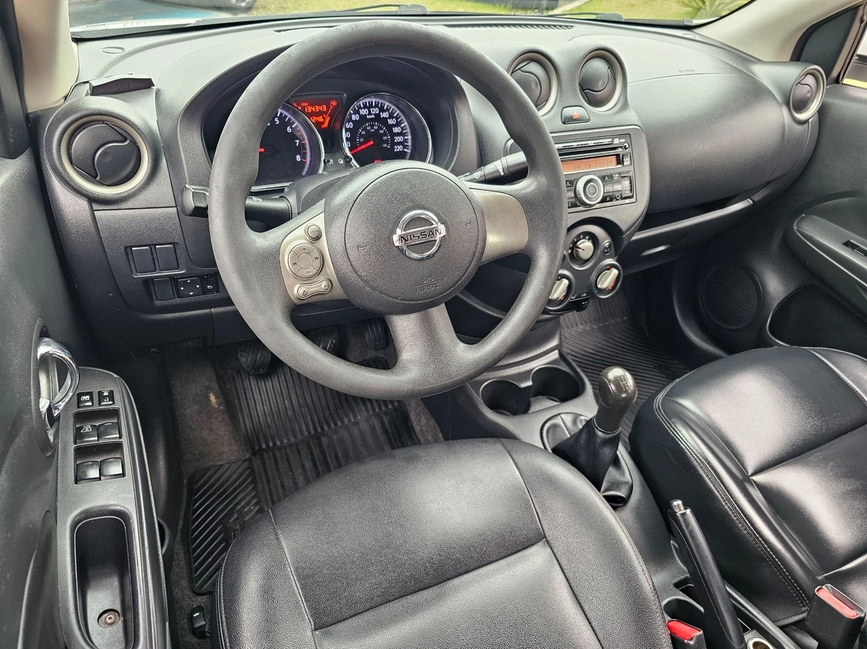 NISSAN VERSA