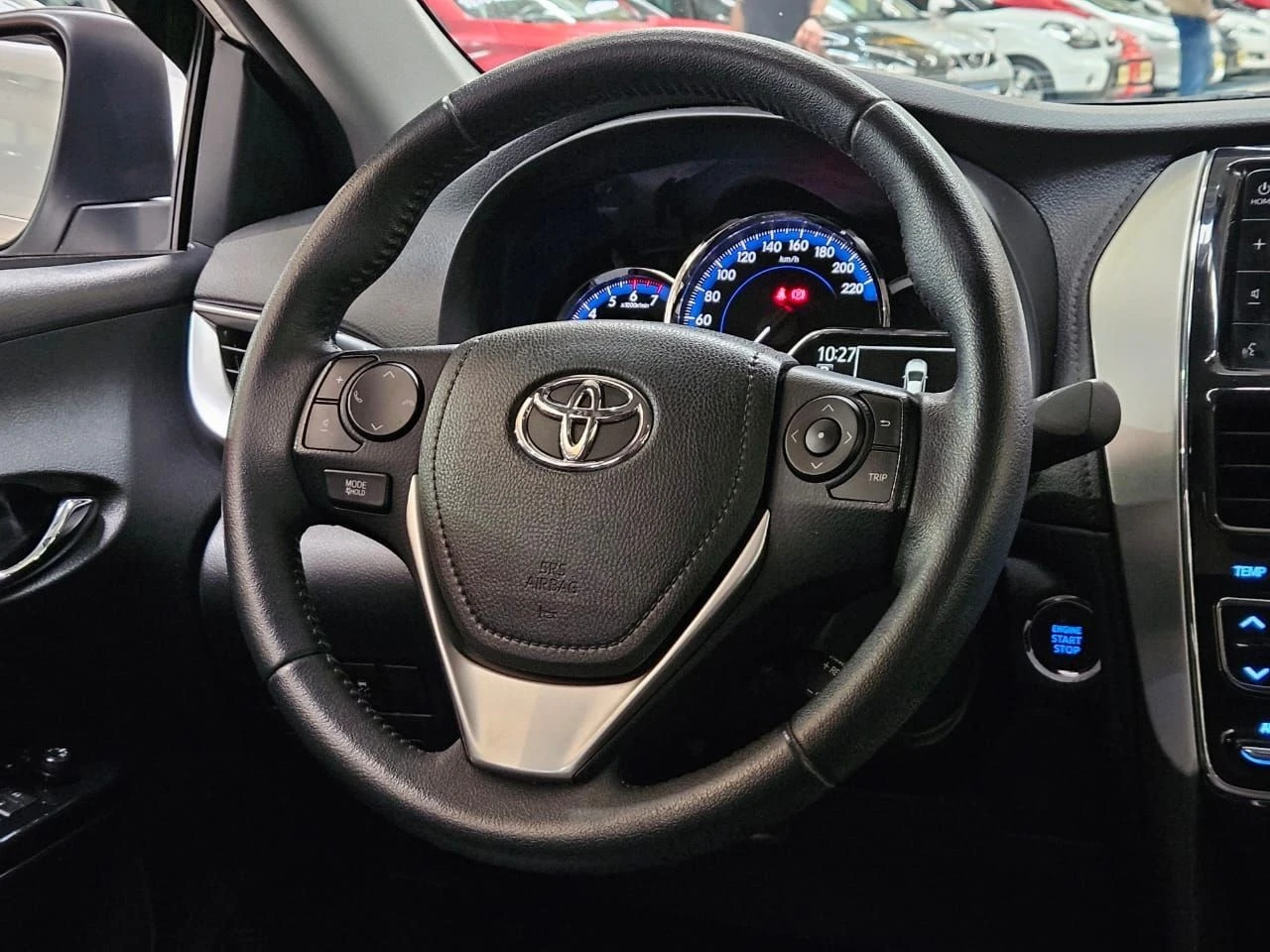 TOYOTA YARIS