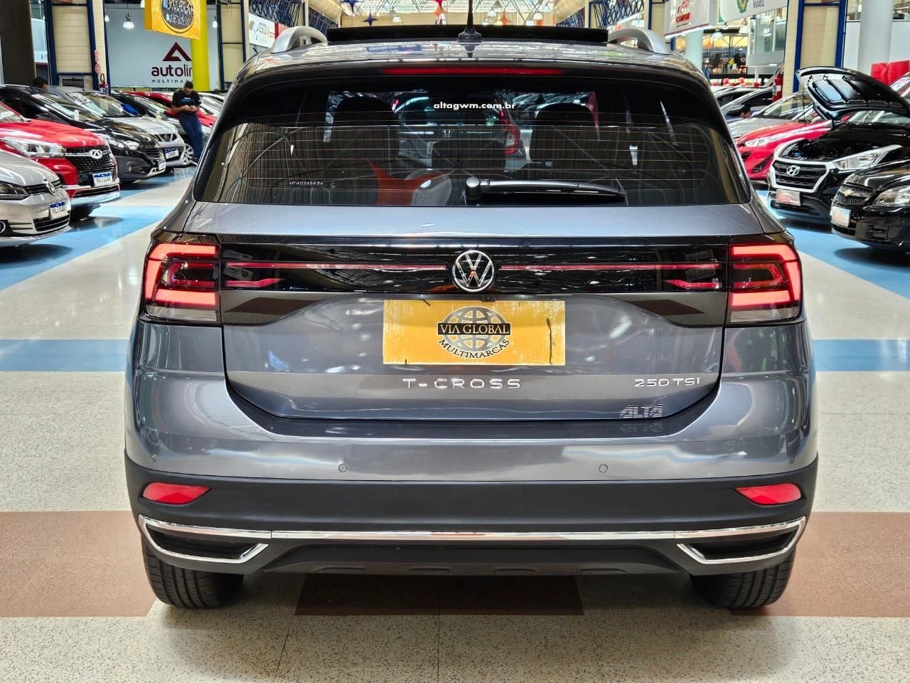 VOLKSWAGEN T-CROSS