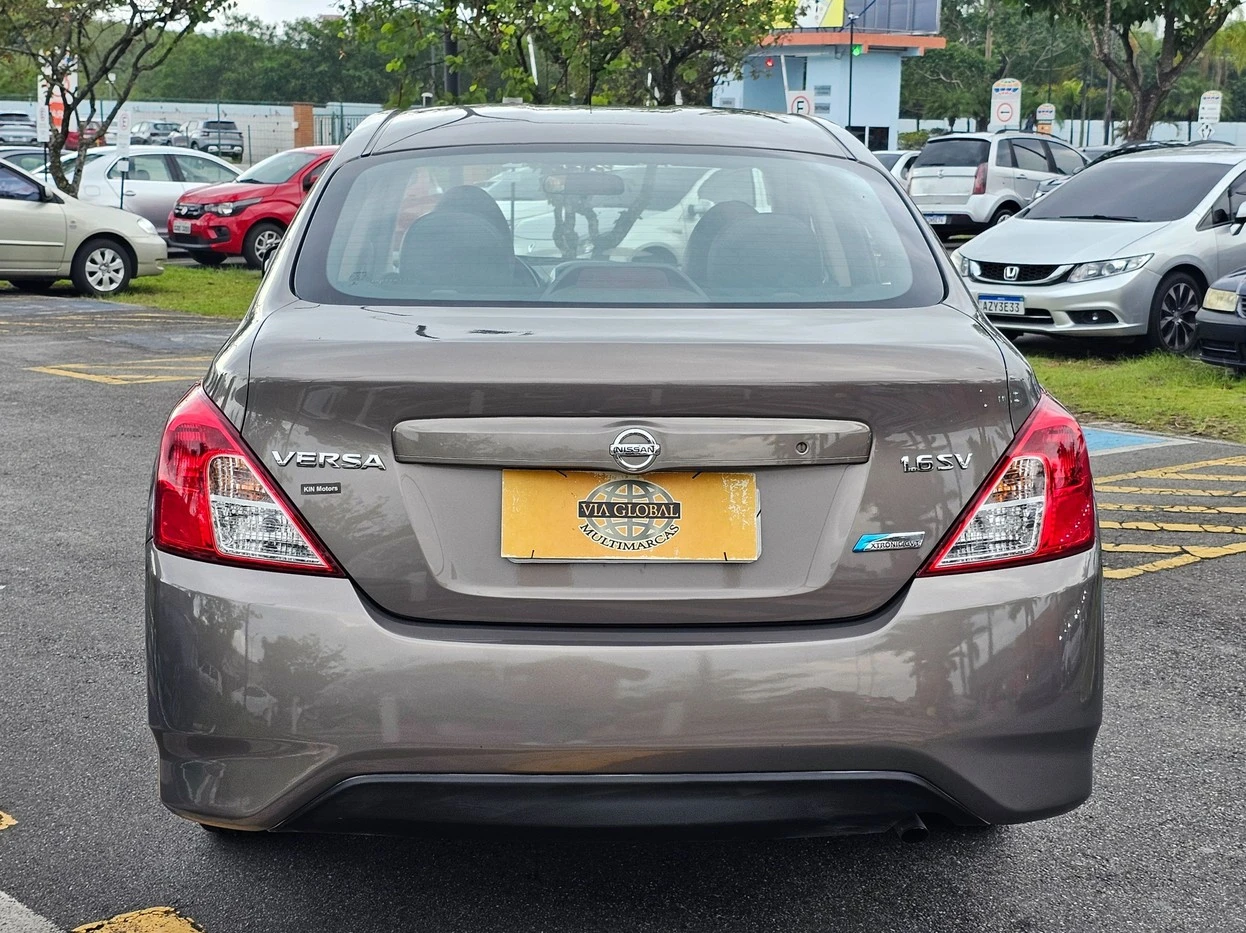 NISSAN VERSA