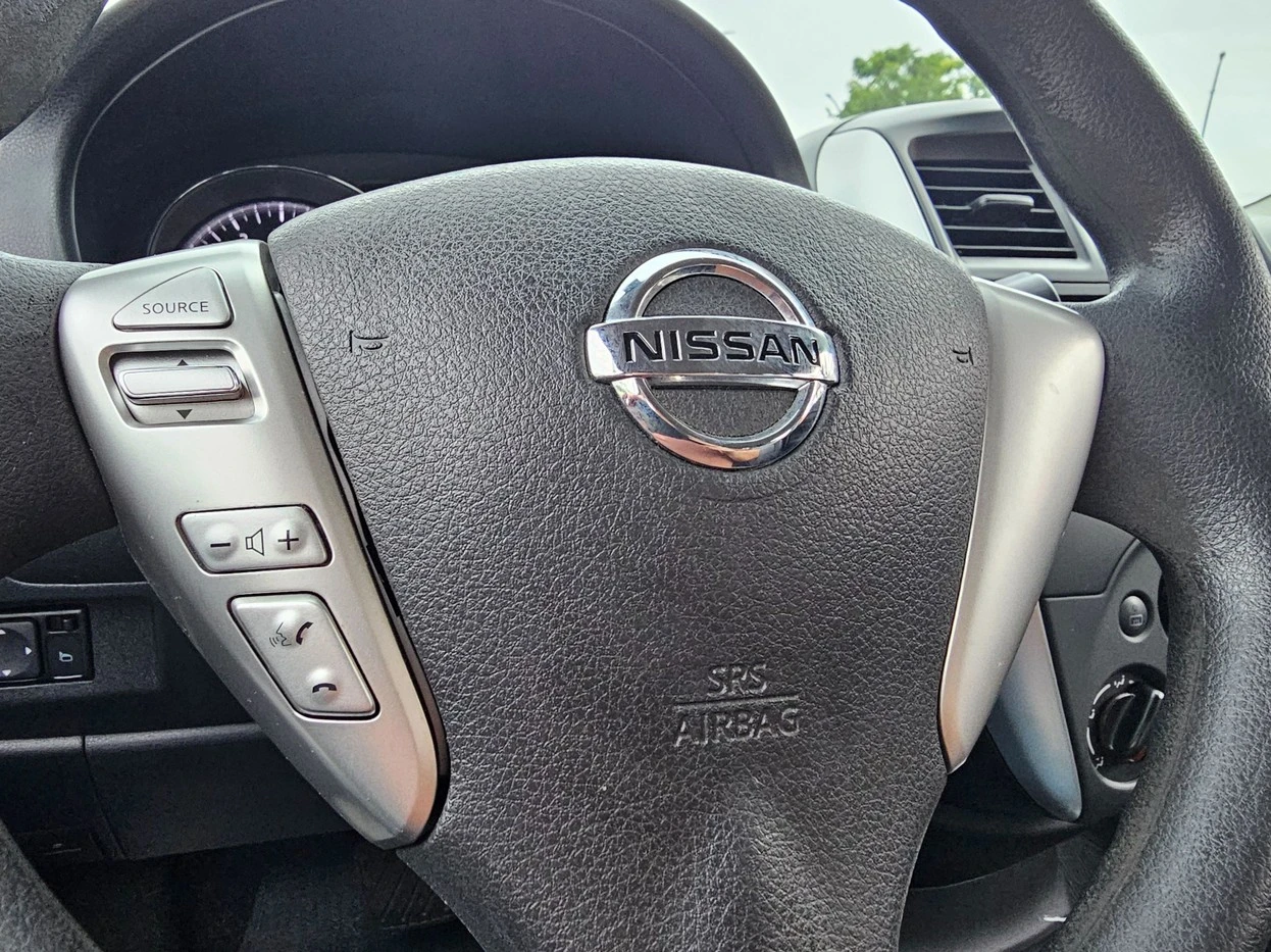 NISSAN VERSA