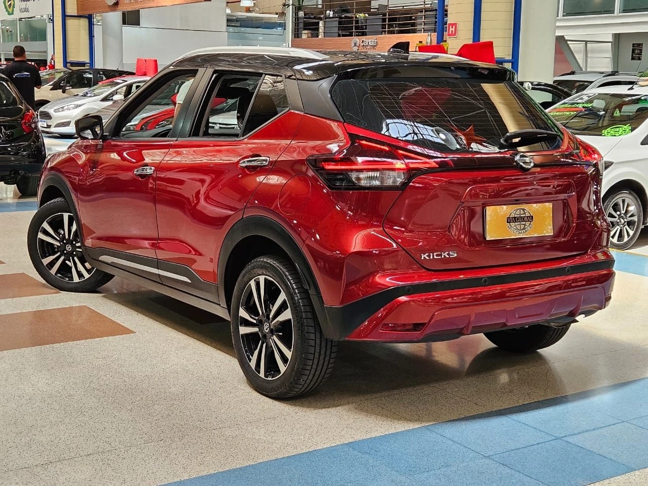 NISSAN KICKS