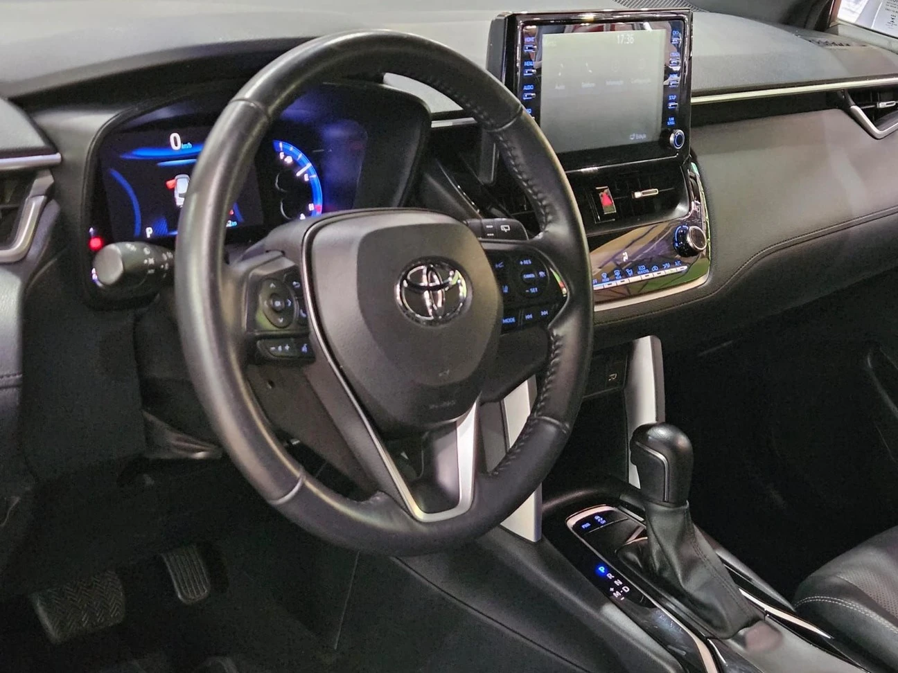 TOYOTA COROLLA CROSS