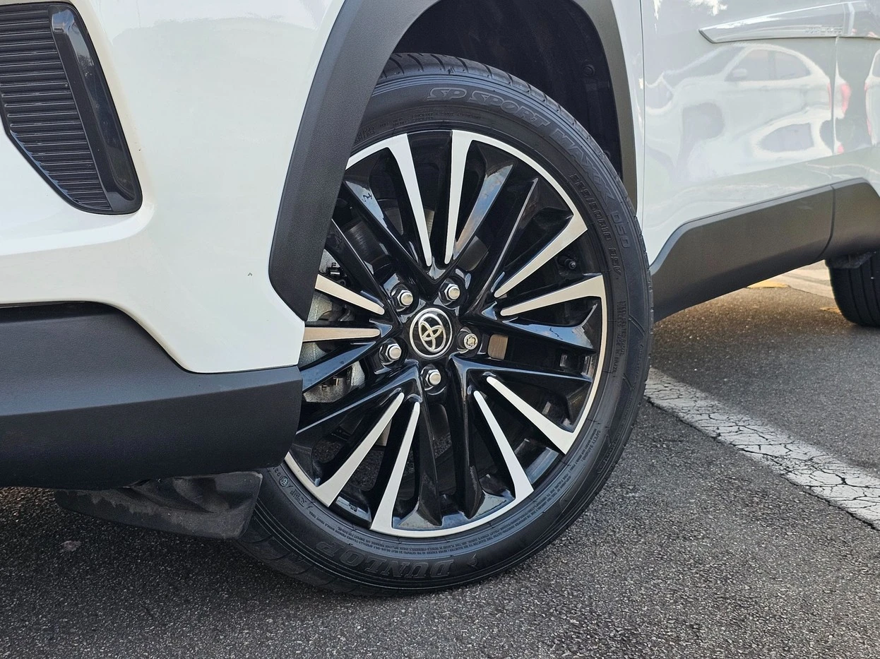 TOYOTA COROLLA CROSS