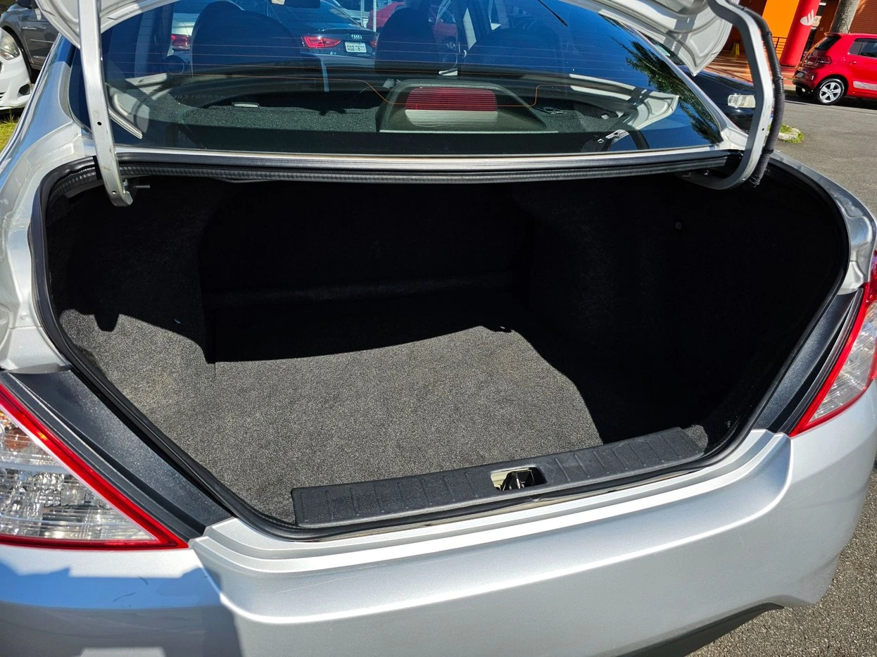 NISSAN VERSA