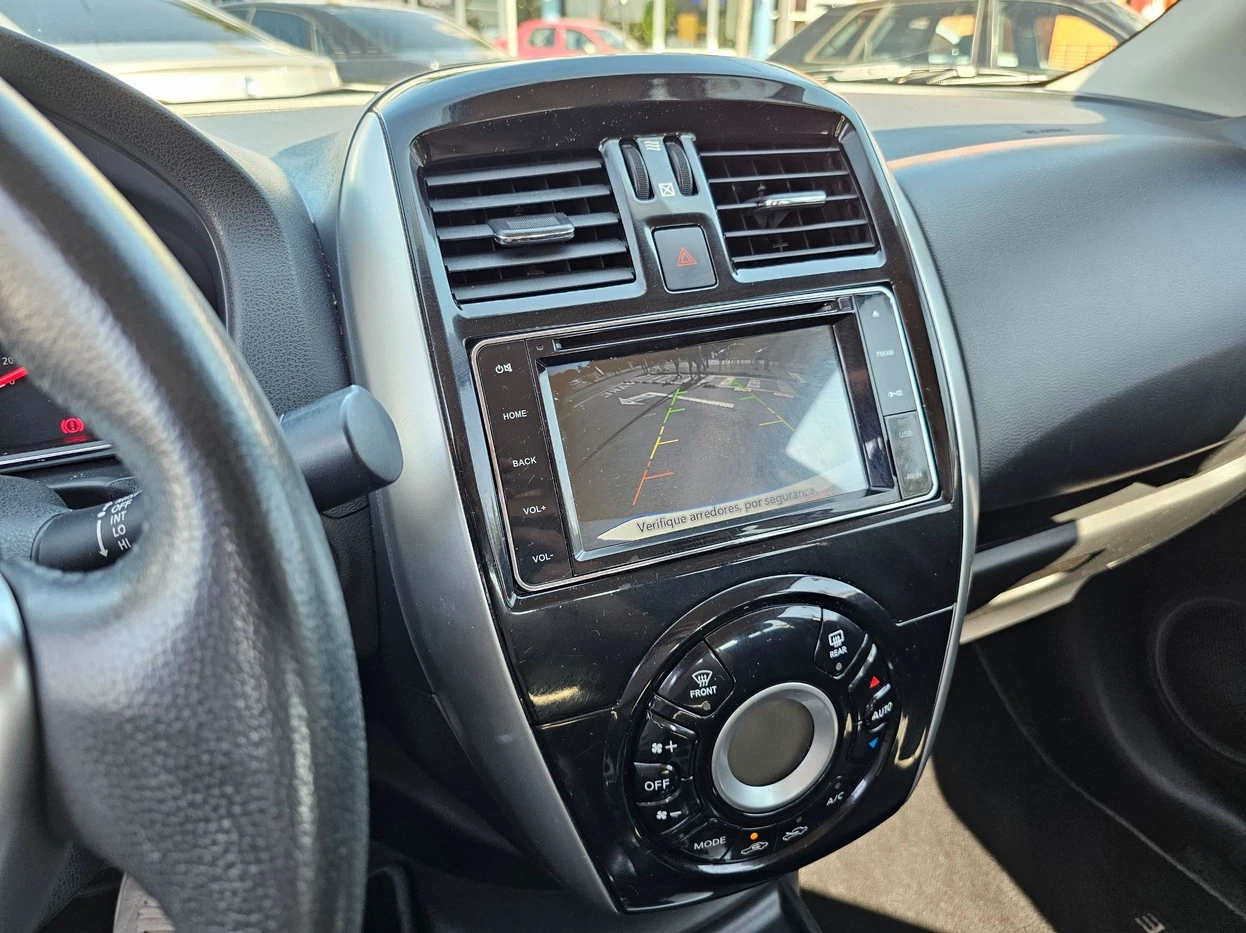 NISSAN VERSA