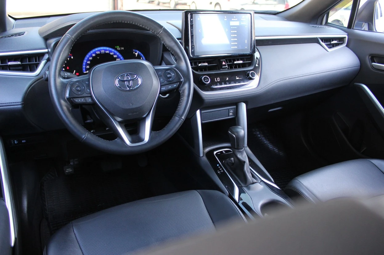 TOYOTA COROLLA CROSS