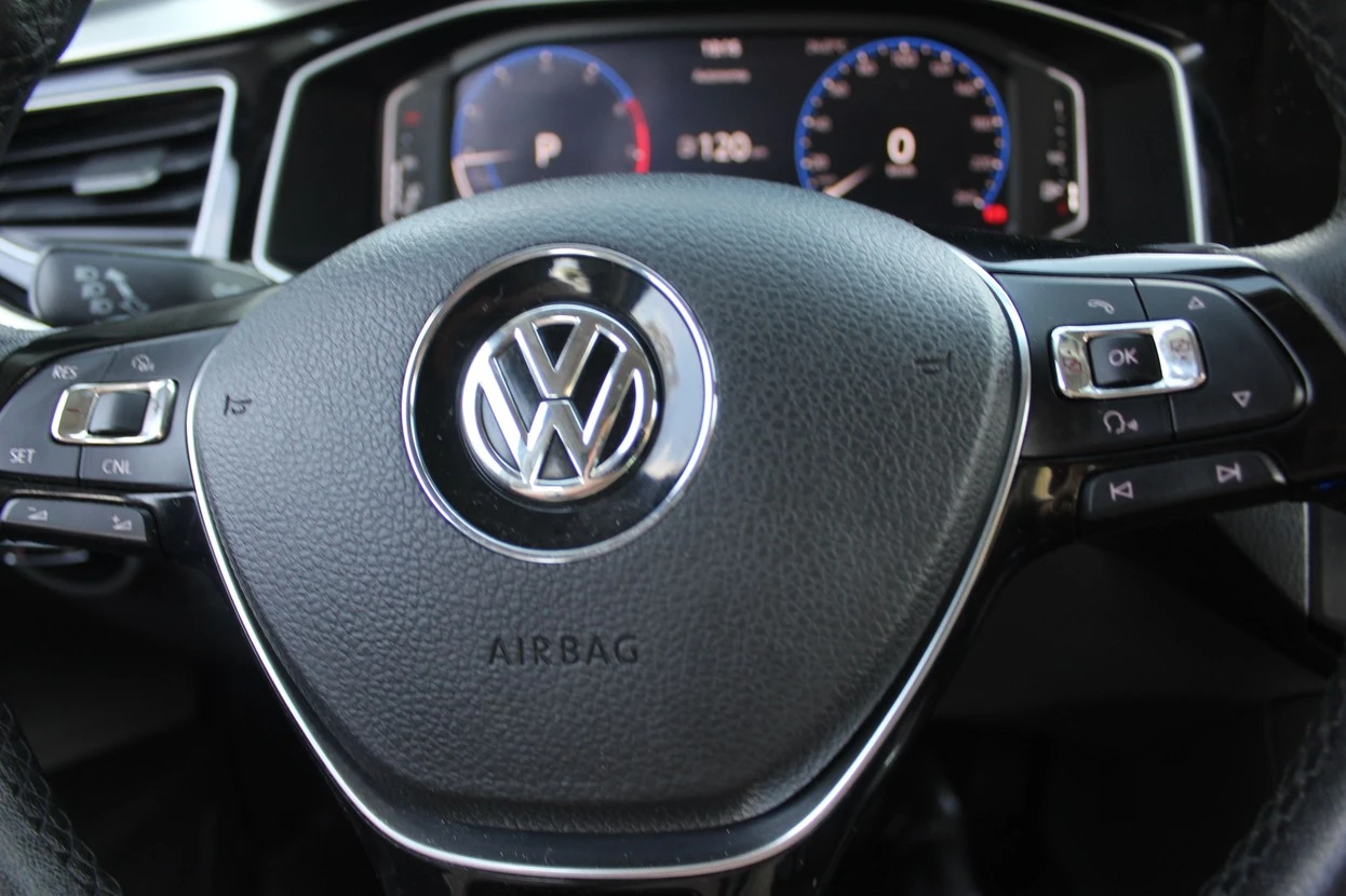 VOLKSWAGEN VIRTUS