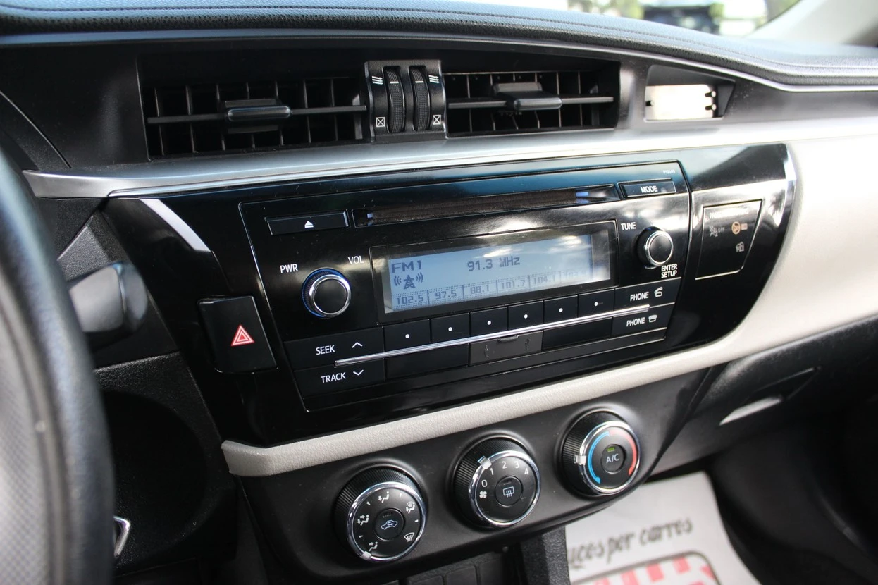 TOYOTA COROLLA