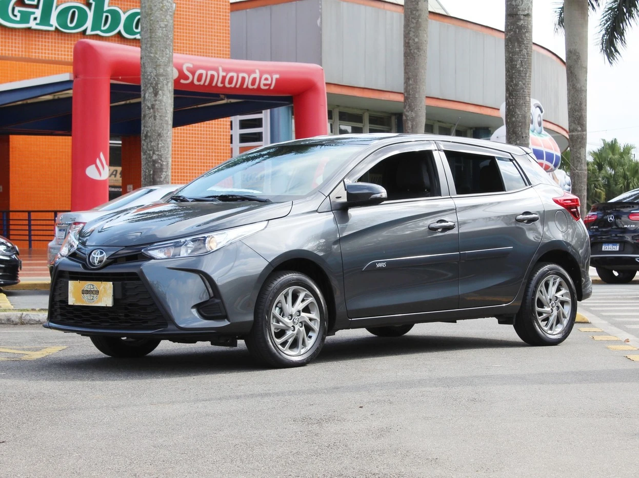 TOYOTA YARIS