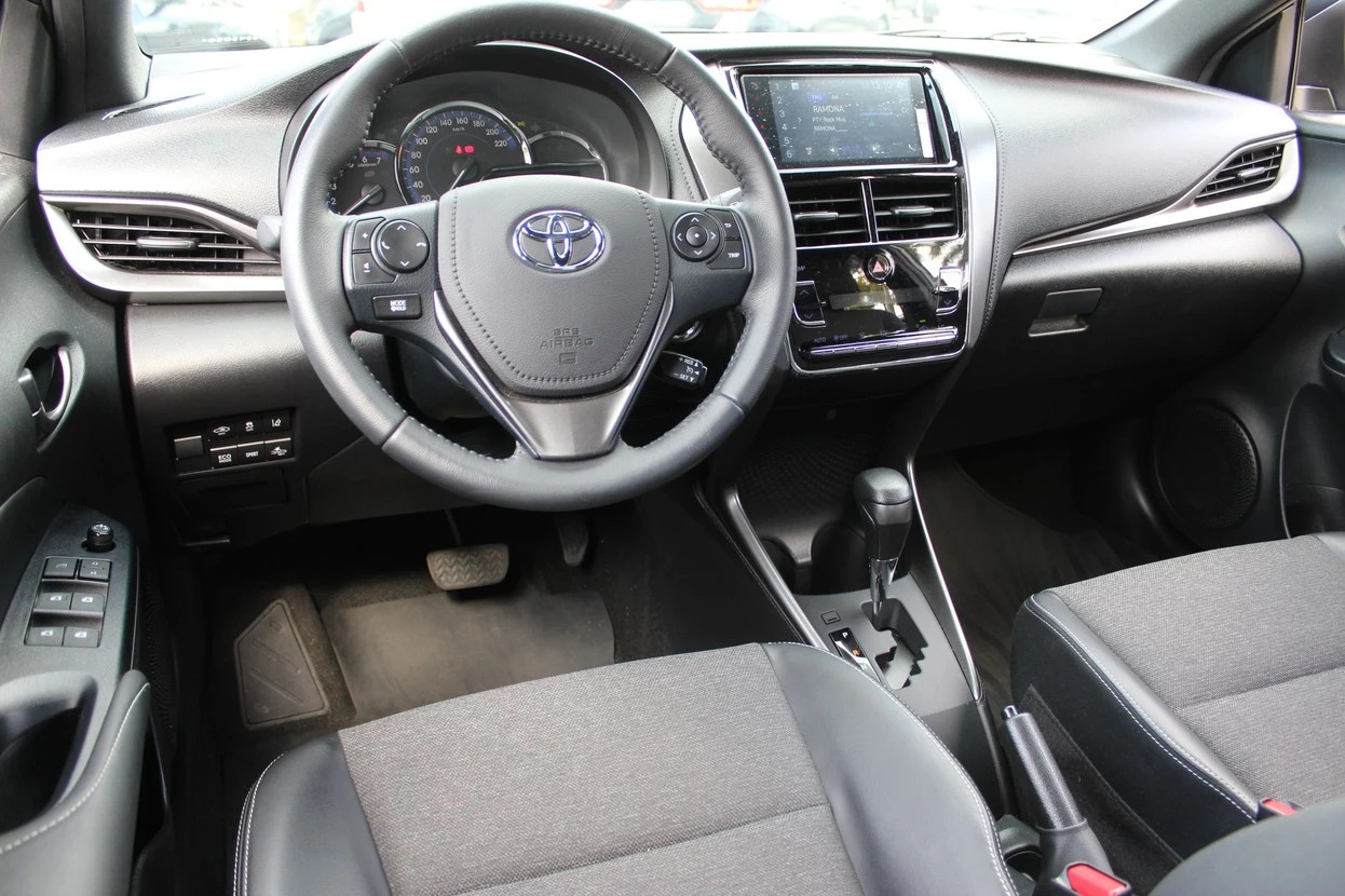 TOYOTA YARIS