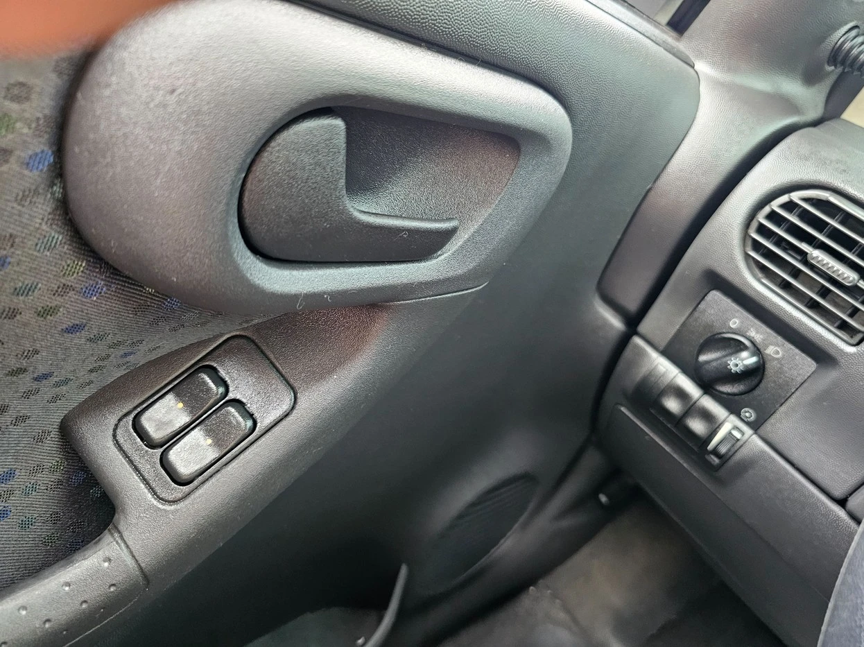 CHEVROLET CORSA
