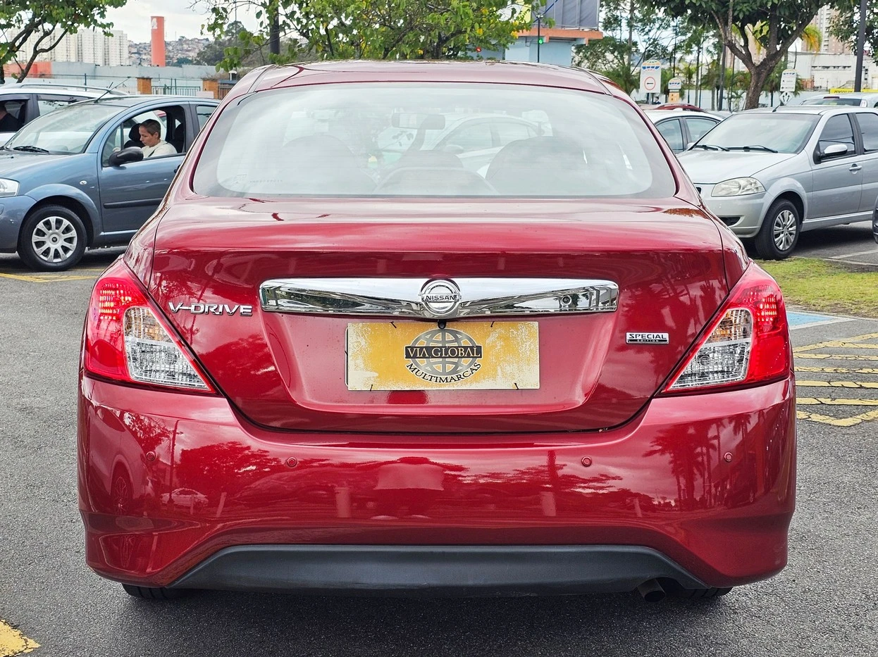 NISSAN VERSA