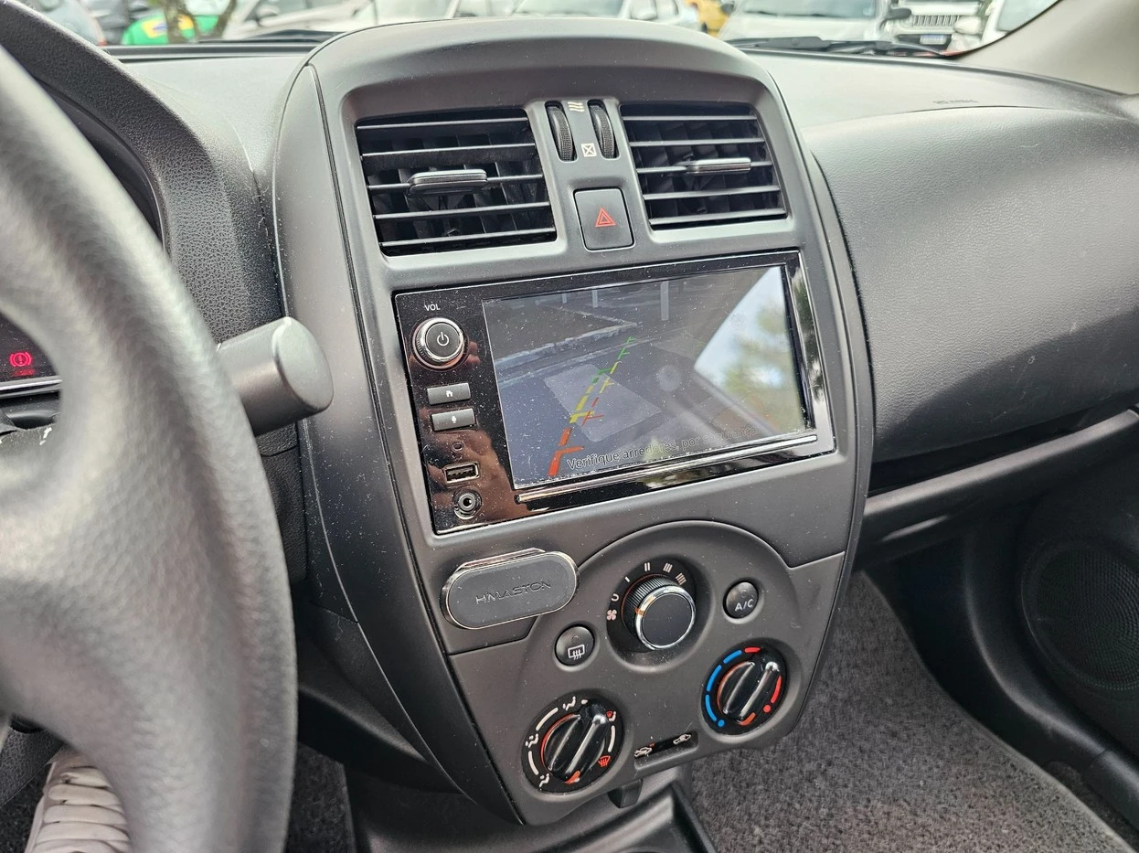 NISSAN VERSA