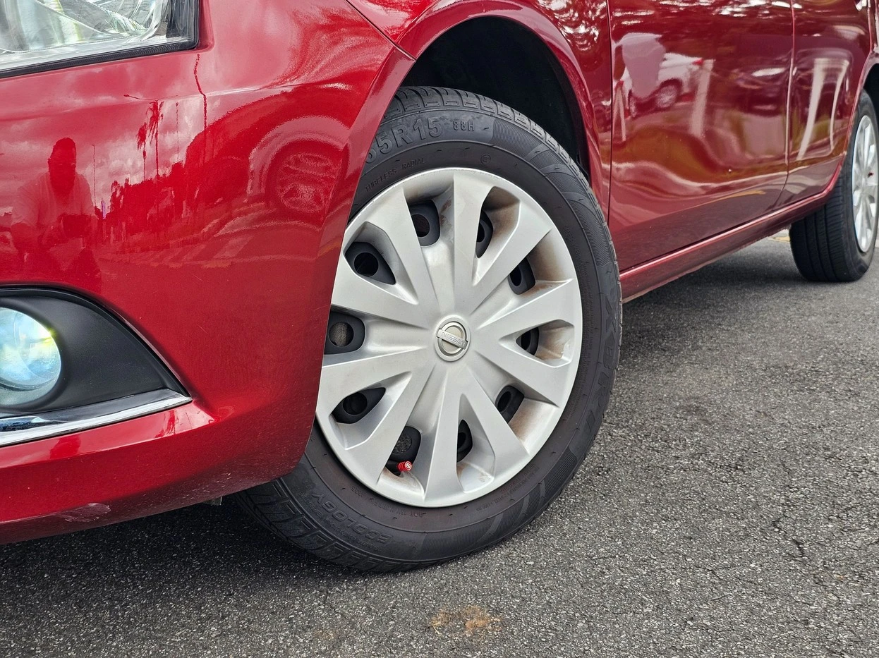 NISSAN VERSA