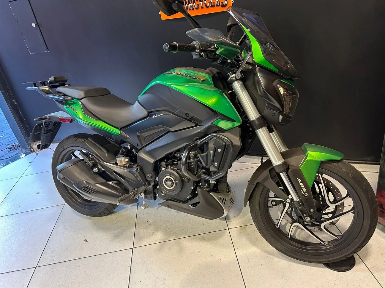 BAJAJ DOMINAR 400