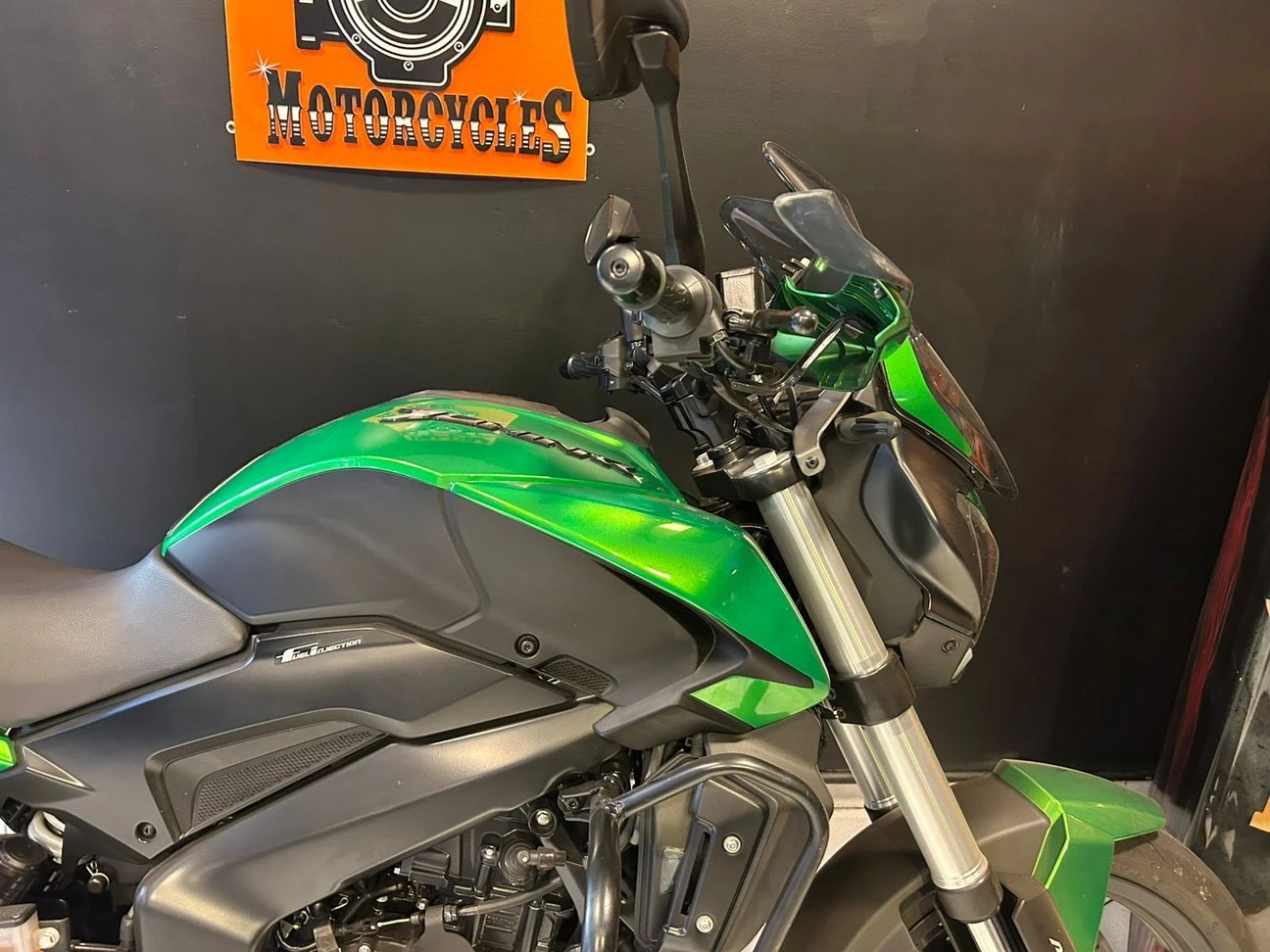 BAJAJ DOMINAR 400