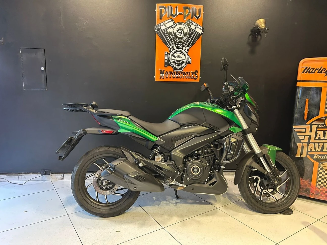 BAJAJ DOMINAR 400