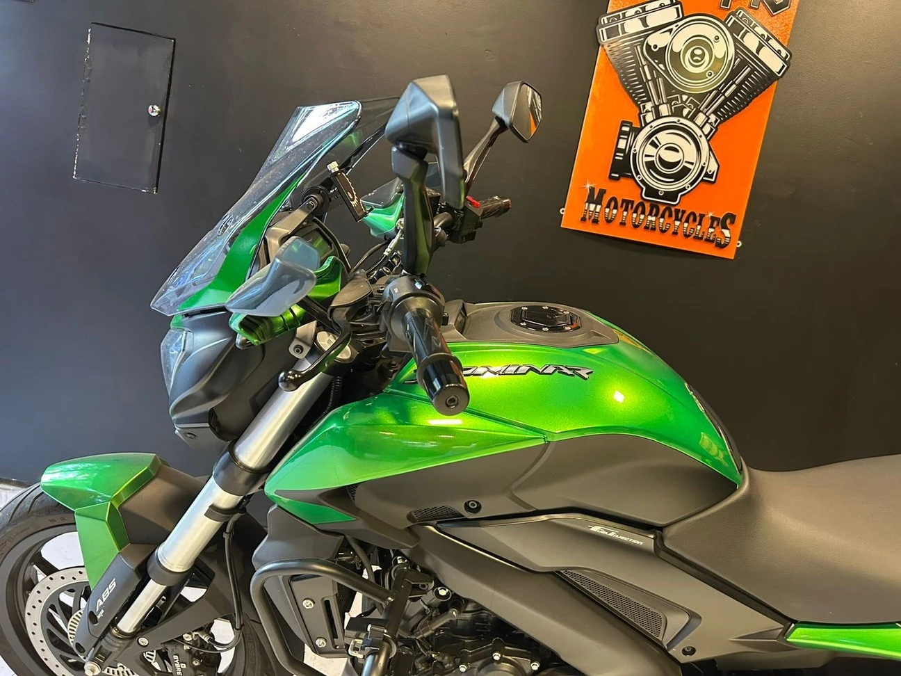 BAJAJ DOMINAR 400