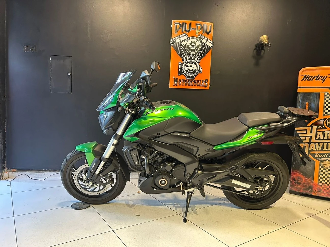 BAJAJ DOMINAR 400