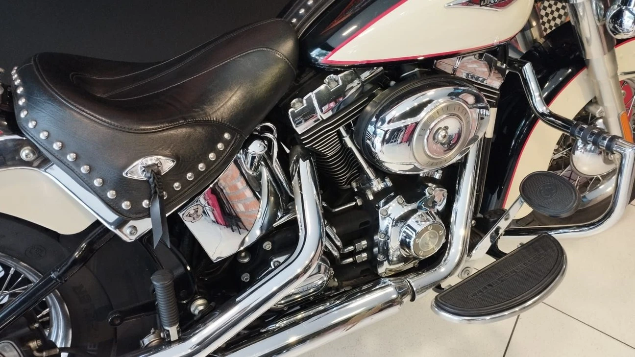 HARLEY-DAVIDSON HERITAGE SOFTAIL CUSTOM