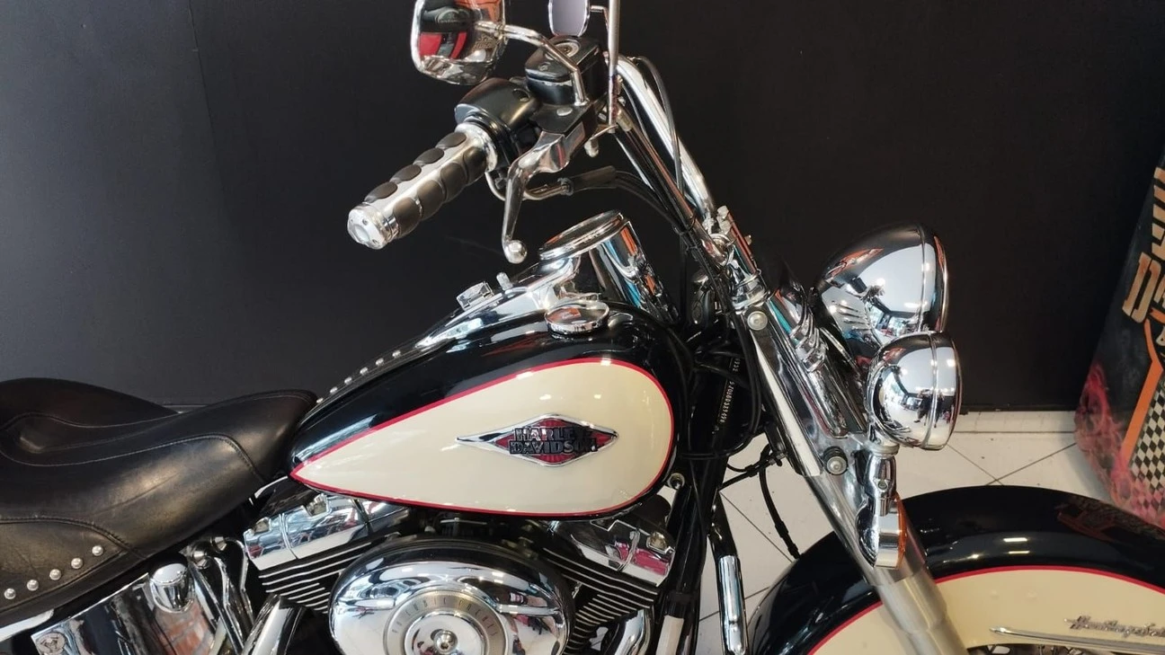 HARLEY-DAVIDSON HERITAGE SOFTAIL CUSTOM