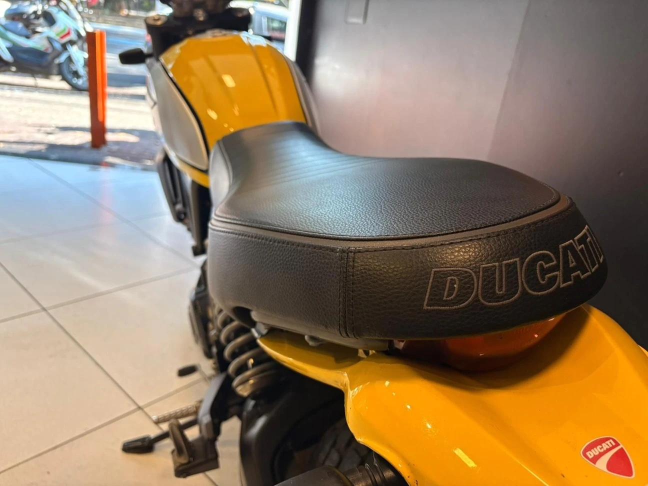 DUCATI SCRAMBLER ICON