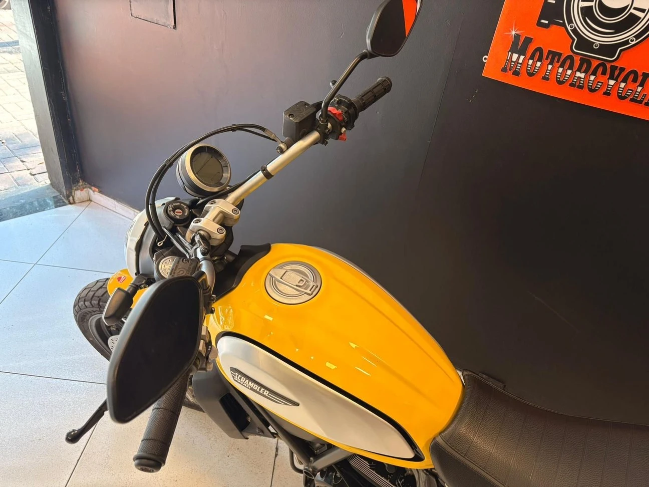 DUCATI SCRAMBLER ICON