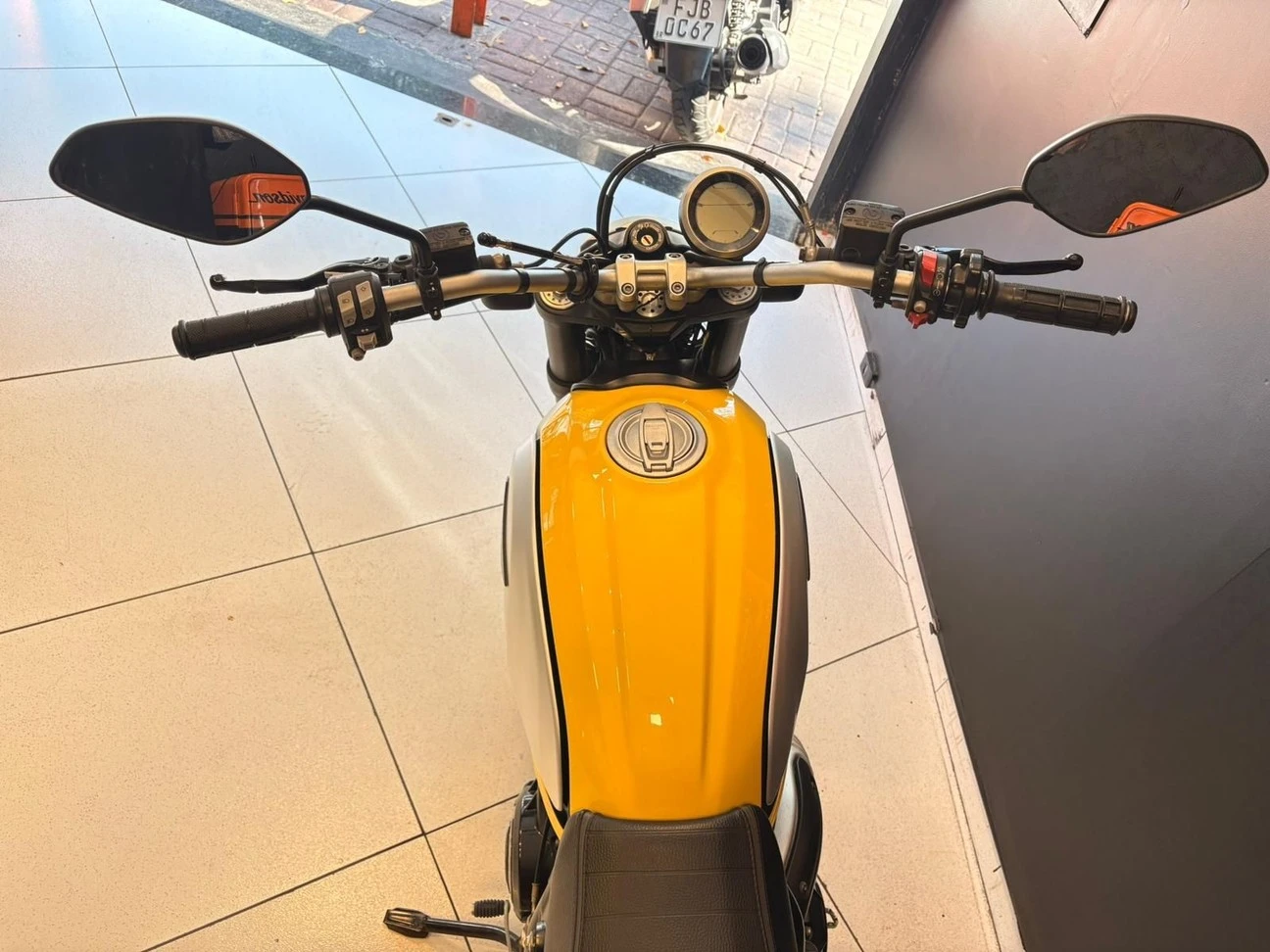 DUCATI SCRAMBLER ICON