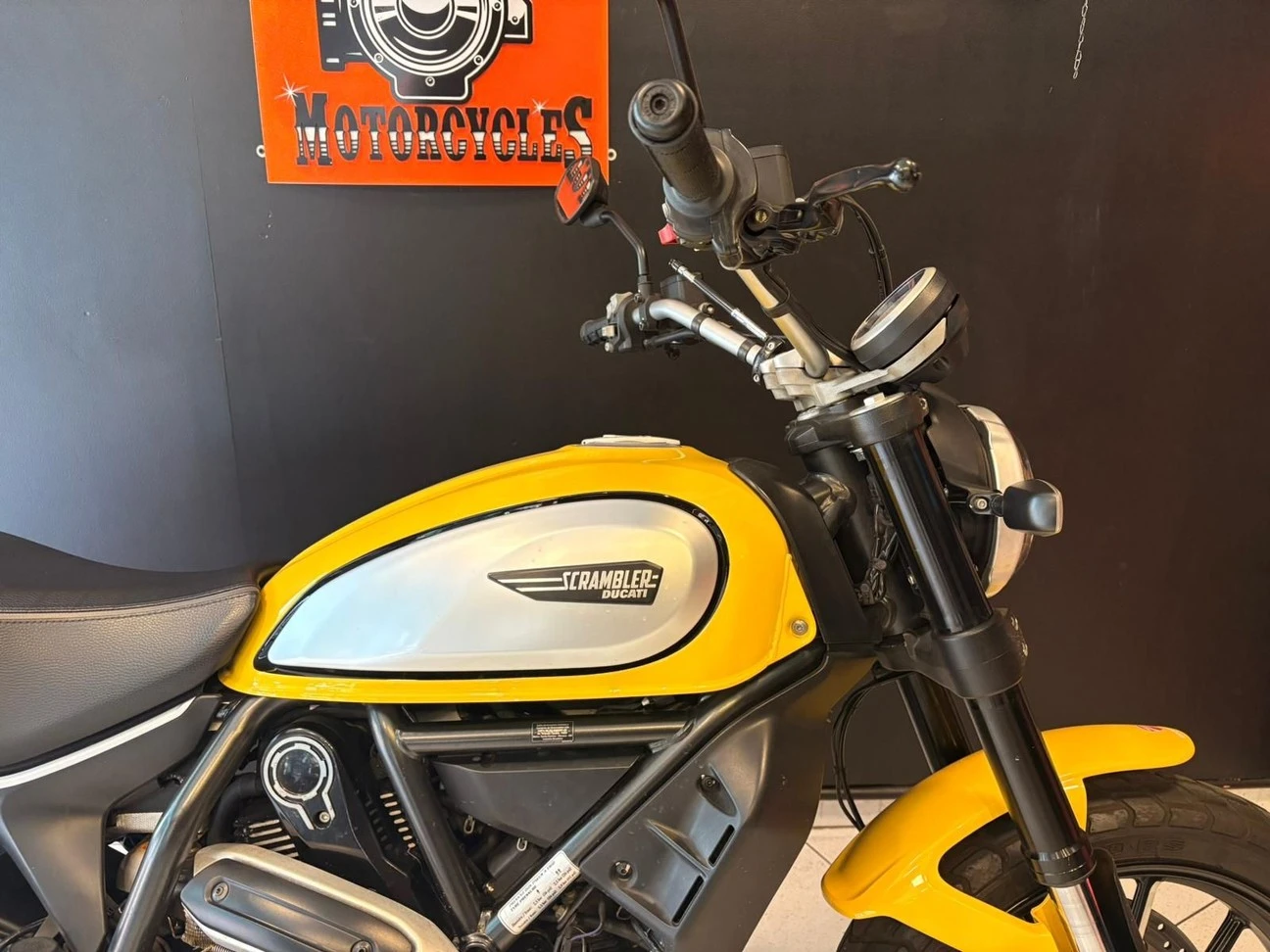 DUCATI SCRAMBLER ICON