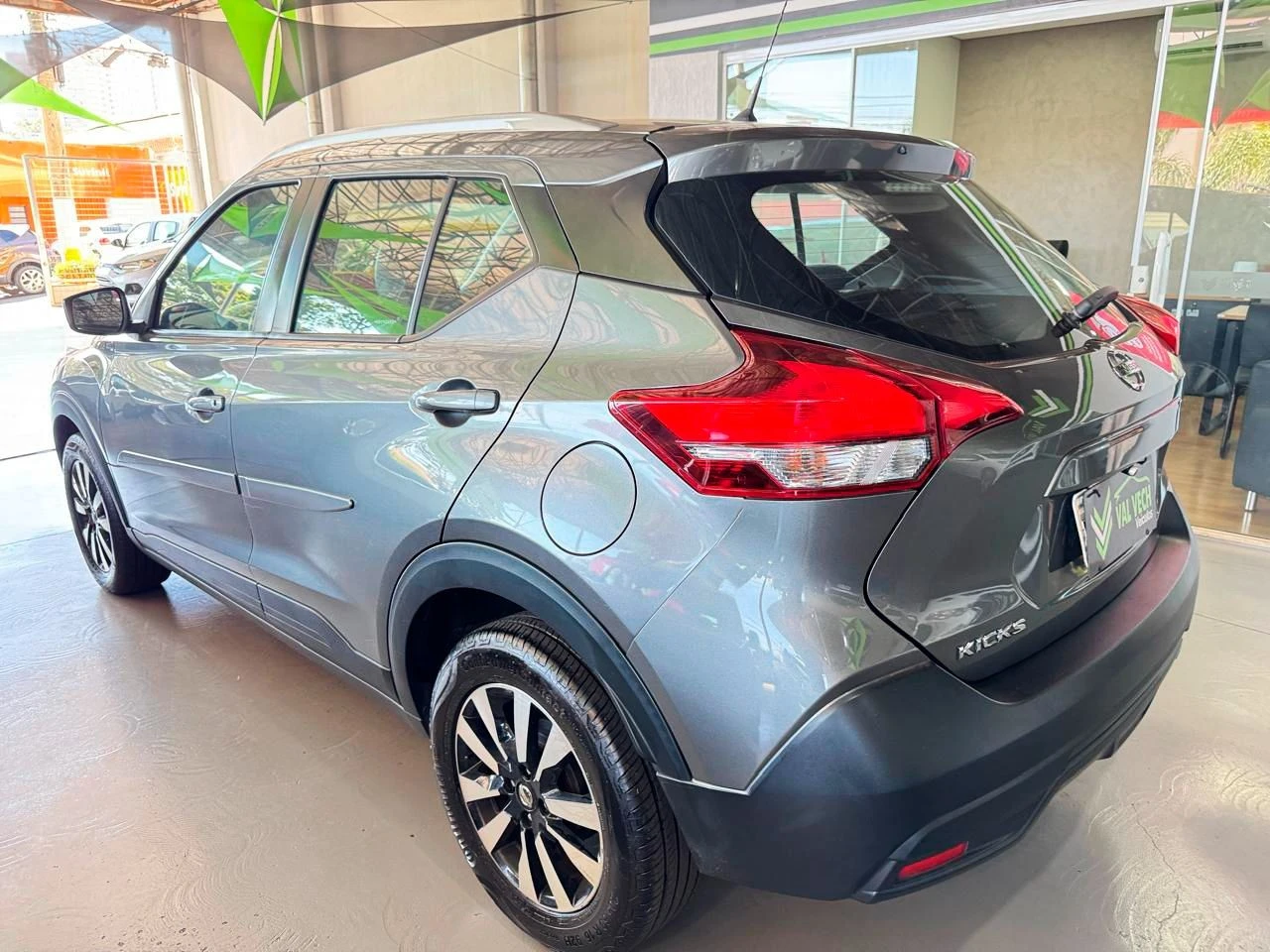 NISSAN KICKS