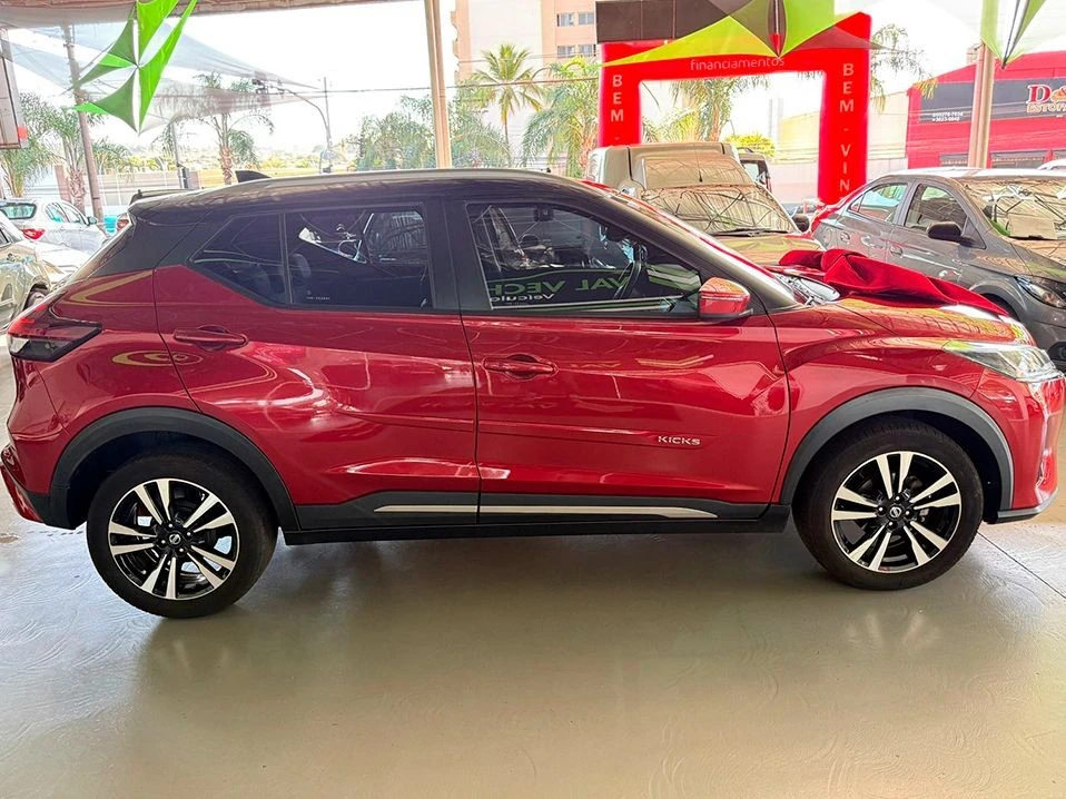 NISSAN KICKS