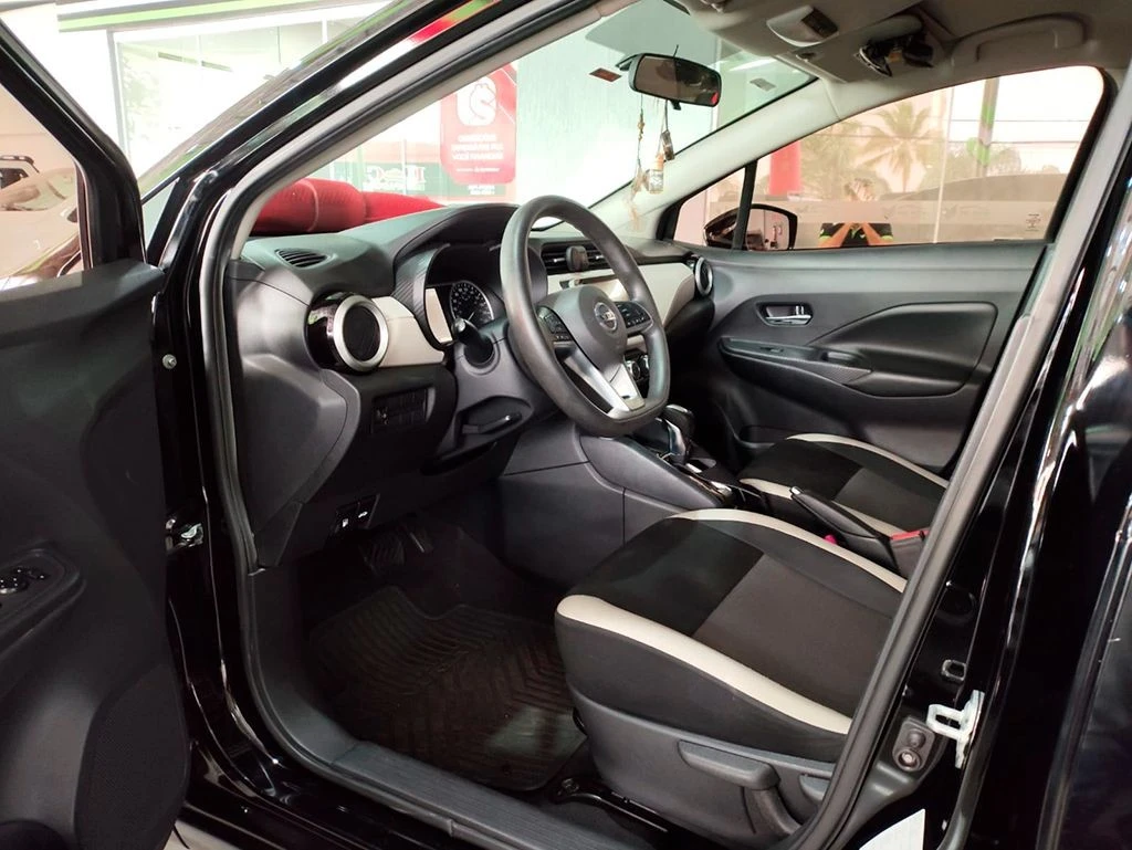 NISSAN VERSA